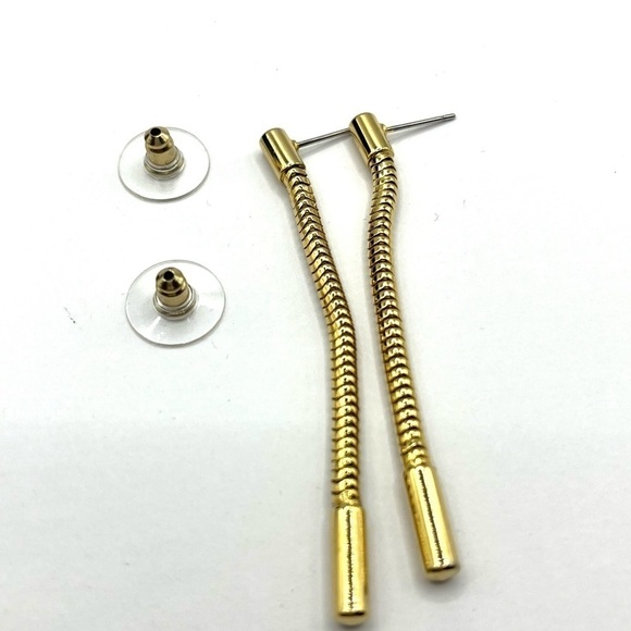 Gold Tone Long Chain Pierced Earrings 2 1/2” Minimalist Stunning - Picture 4 of 6